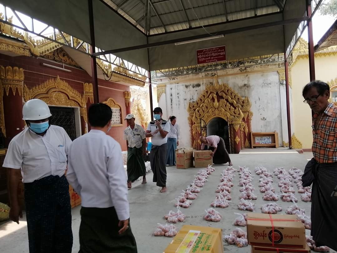 မန္တလေးတွင် အခြေခံ စားသောက်ကုန်များ ထက်ဝက်လျှော့ဈေးနှုန်းဖြင့် ရောင်းချပေးနေ