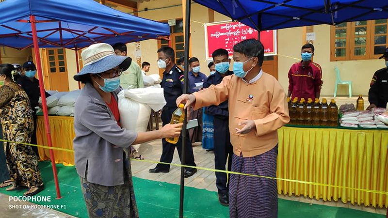 စစ်ကိုင်းတိုင်း နာဂဒေသနှင့် မြို့ကြီး ၃ မြို့ရှိ ဝင်ငွေနည်းမိသားစုများကို ရိက္ခာစတင်ပေးဝေ