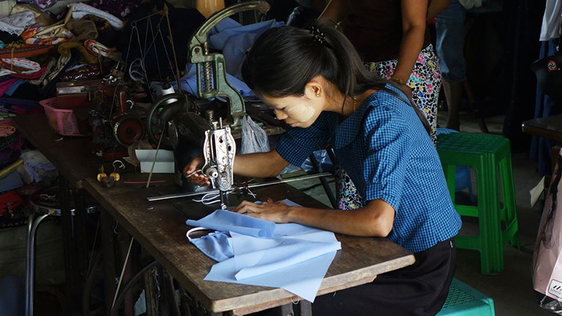 ပျဉ်းမနားမြို့က ပရဟိတအသင်း အခြေခံလူတန်စားများအတွက် Mask ချုပ်ပြီး ဝေငှသွားမယ်