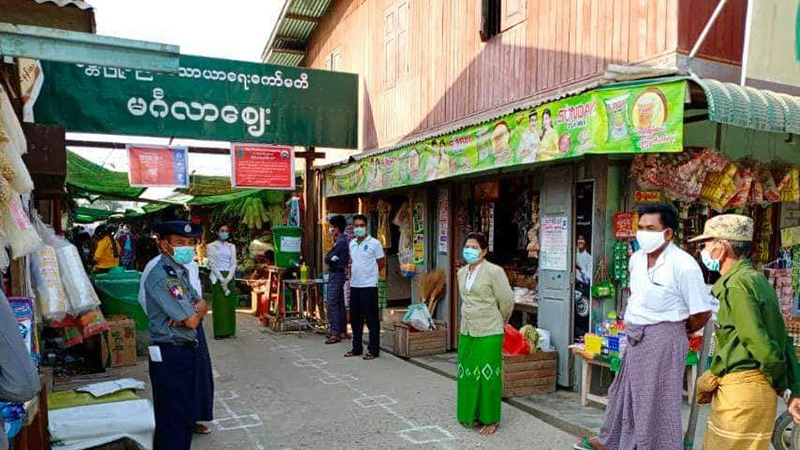 ခန္တီးမြို့တွင် စျေးသည် ဈေးဝယ်များကို နှာခေါင်းစည်း Mask တပ်ရန် ညွှန်ကြား