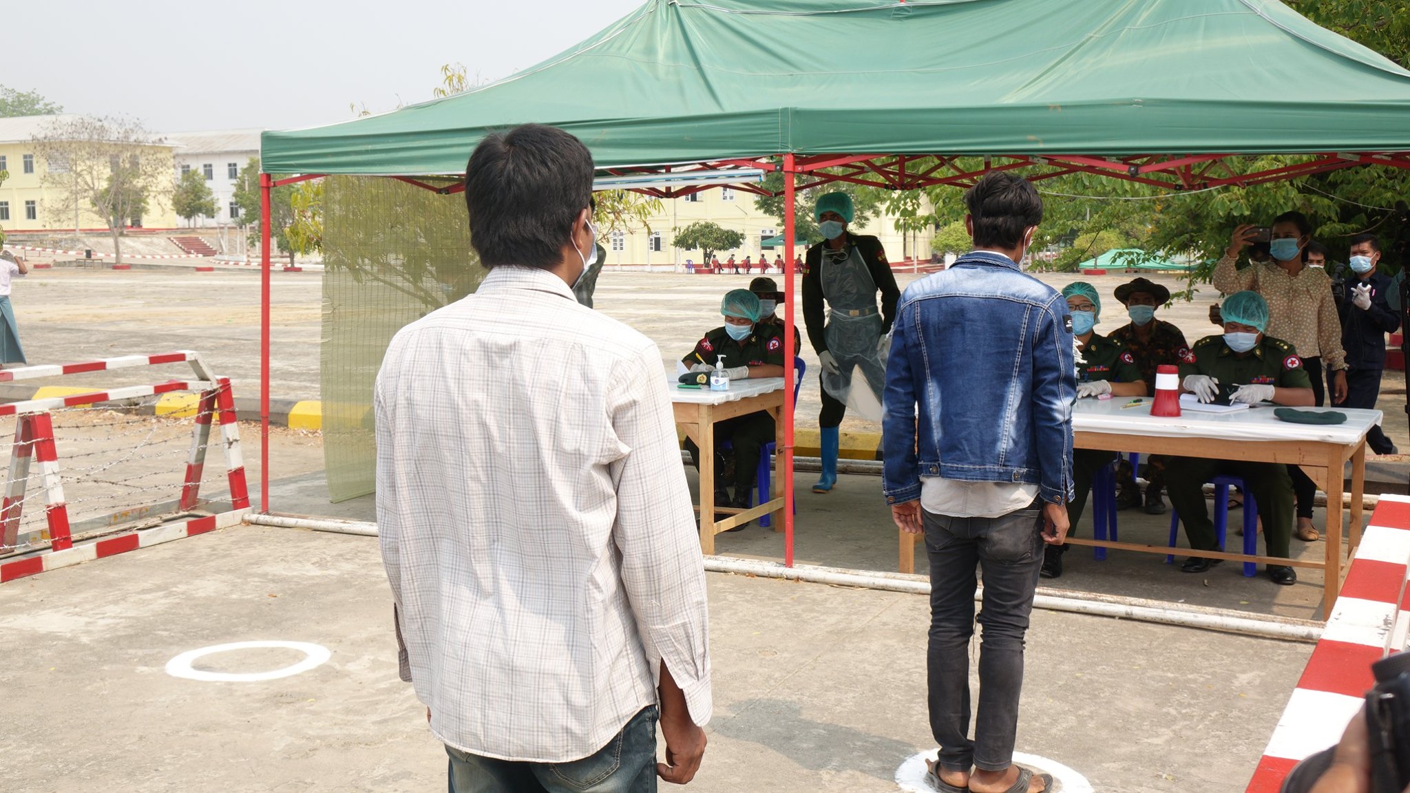 ဟိုပုံးမြို့နယ်၌  တပ်မတော်သားများအပါအဝင် လူပေါင်း ၁၈၀ ကျော်ကို Quarantine လုပ်ထား