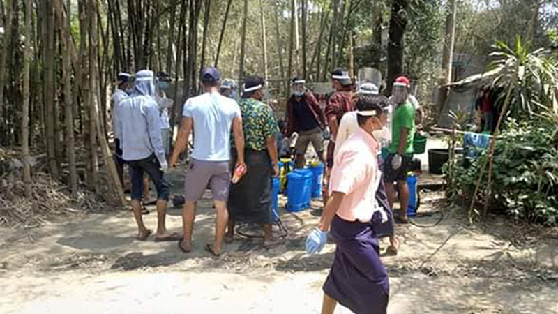 ဟင်္သာတမြို့ပေါ်က စေတနာရှင်များ စုပေါင်း၍ COVID 19 ကာကွယ်ရေး ပိုးသတ်ဆေးဖျန်း