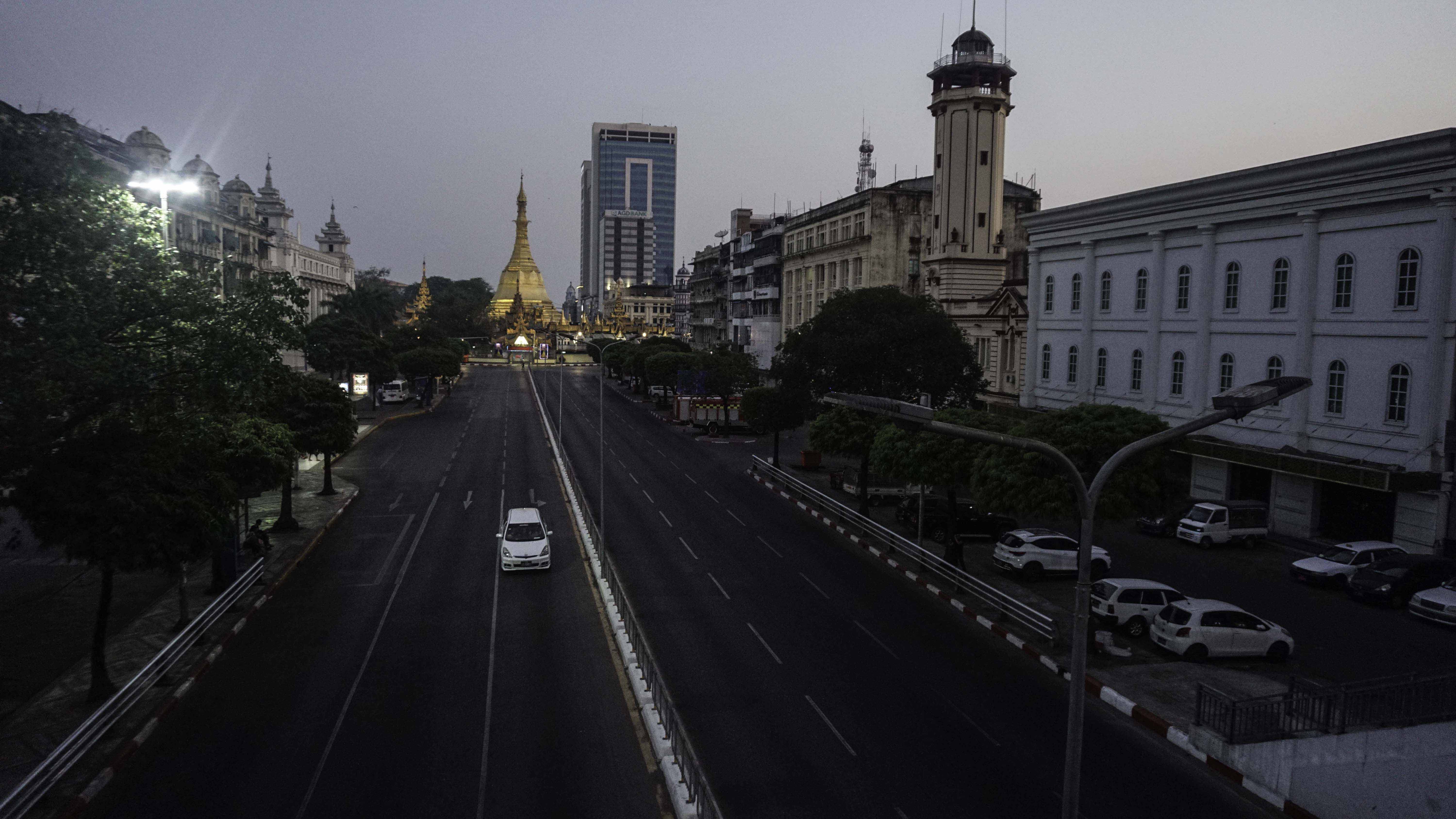 ရန်ကုန်တိုင်း မြို့နယ် ၇ ခုတွင် ယနေ့ညနေ ၆ နာရီကစ အိမ်ပြင်မထွက်ရန် အမိန့်ထုတ်