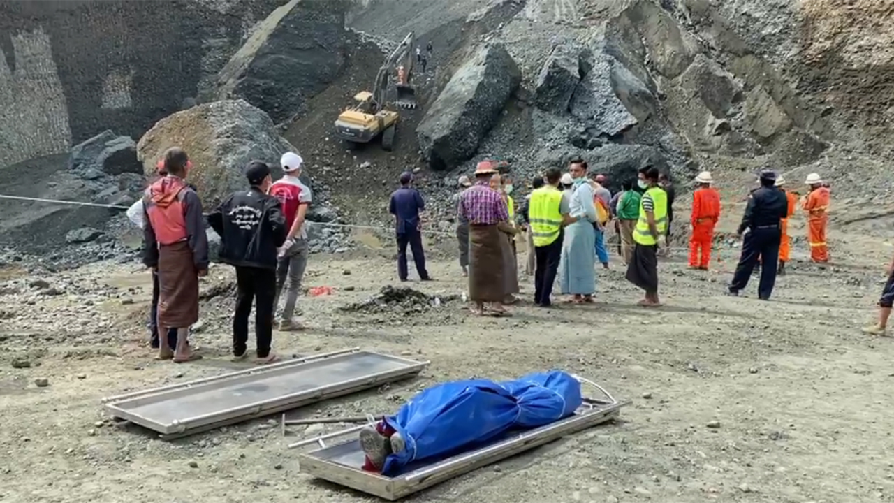 ဖားကန့်တွင် ကမ်းပါးပြိုကျမှုကြောင့် ၁ ဦး သေဆုံး၊ ပျောက်ဆုံးနေသူများကို ရှာဖွေ