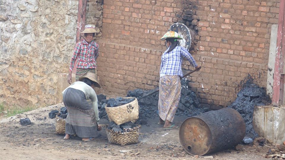 ကျောက္ကာရေနံချက်ဖိုများ မေလကုန်အထိ ရပ်နားထားရန် စစ်ကိုင်းတိုင်းအစိုးရညွှန်ကြား