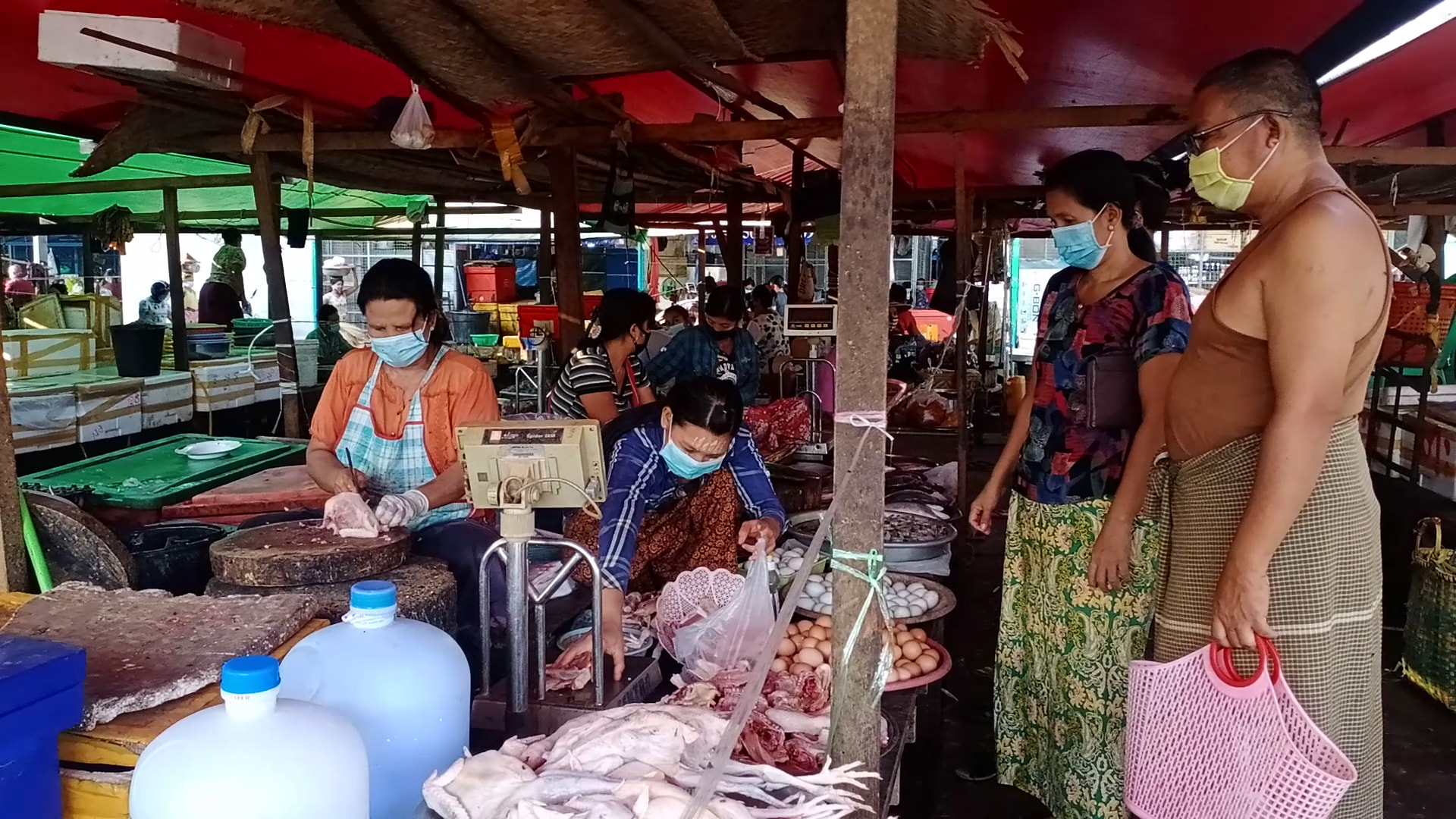 ဘားအံမြို့တွင် COVID-19 သတိပေးချက် မလိုက်နာသူ ၁၈ ဦးကို ငွေဒဏ်ရိုက်