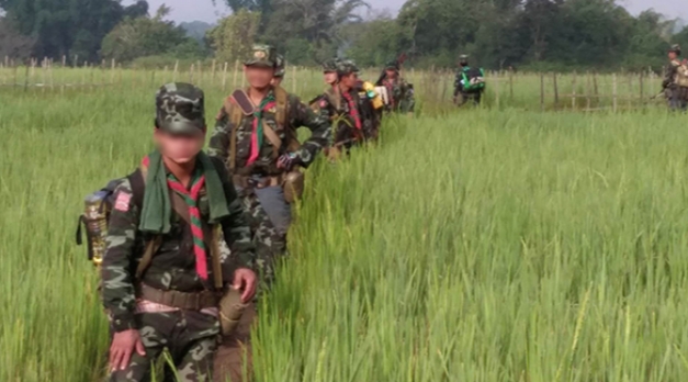 တာချီလိတ်နယ်မြေအတွင်း သစ်ခိုးထုတ်မှုတားမြစ်စဉ် ပစ်ခတ်မှုဖြစ်ပွားပြီး ရွာသား ၁ ဦးသေဆုံး ဟု RCSS ပြော