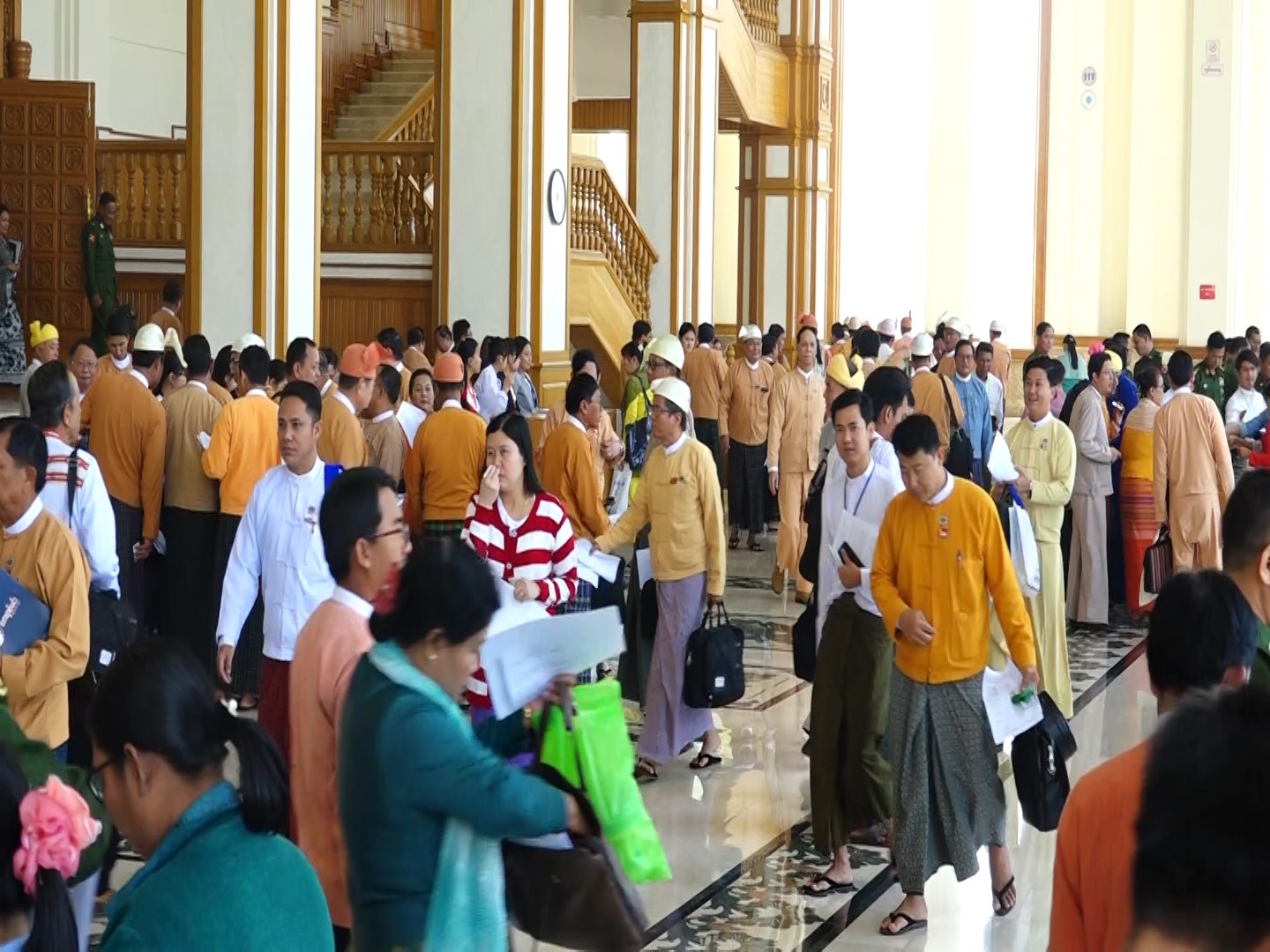 လွှတ်တော်တက်မည့် ကိုယ်စားလှယ်အားလုံးကို COVID-19 ရှိမရှိ စစ်ဆေးမည်