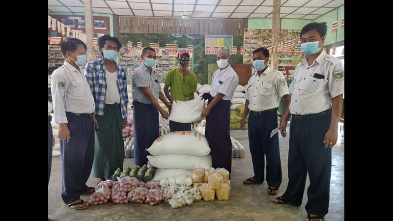 မကွေးမြို့ ခရီးသည်တင်ယာဉ်အစီး ၃၀၀ ခန့်ကို အခြေခံစားသောက်ကုန်များ ထောက်ပံ့