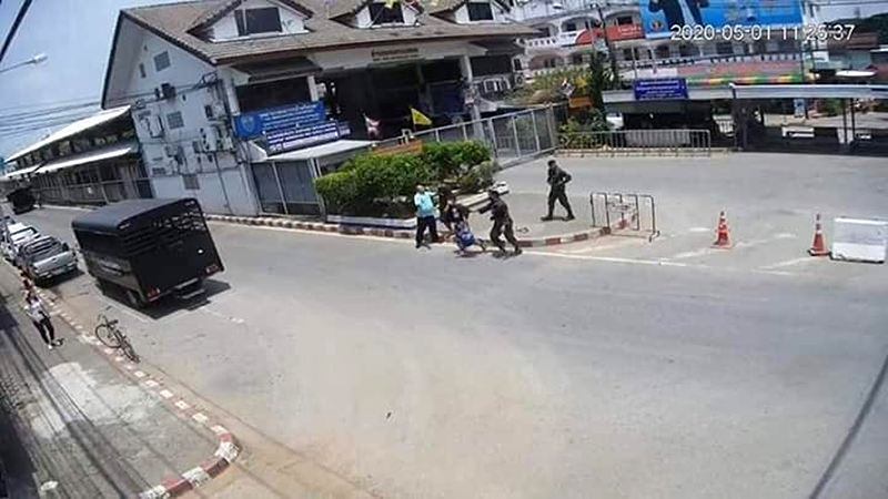ထိုင်းတွင် ပြစ်ဒဏ်ကျခံပြီး မြဝတီပြန်ပို့သည့် မြန်မာ ၁၁ ဦး အချုပ်ကားပေါ်မှ ထွက်ပြေး