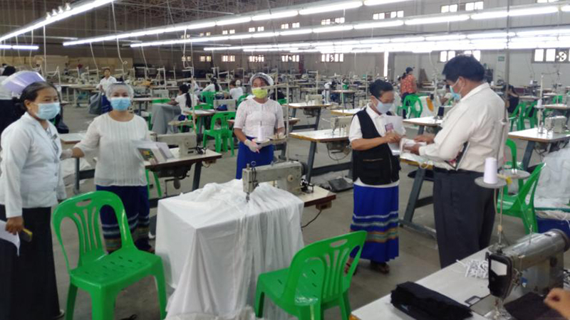 စက်ရုံအလုပ်ရုံများ ပြန်ဖွင့်တော့မည်ဖြစ်၍ ရောဂါကူးစက်မှု များလာနိုင်ဟု ကျန်းမာရေးဝန်ကြီး ပြော