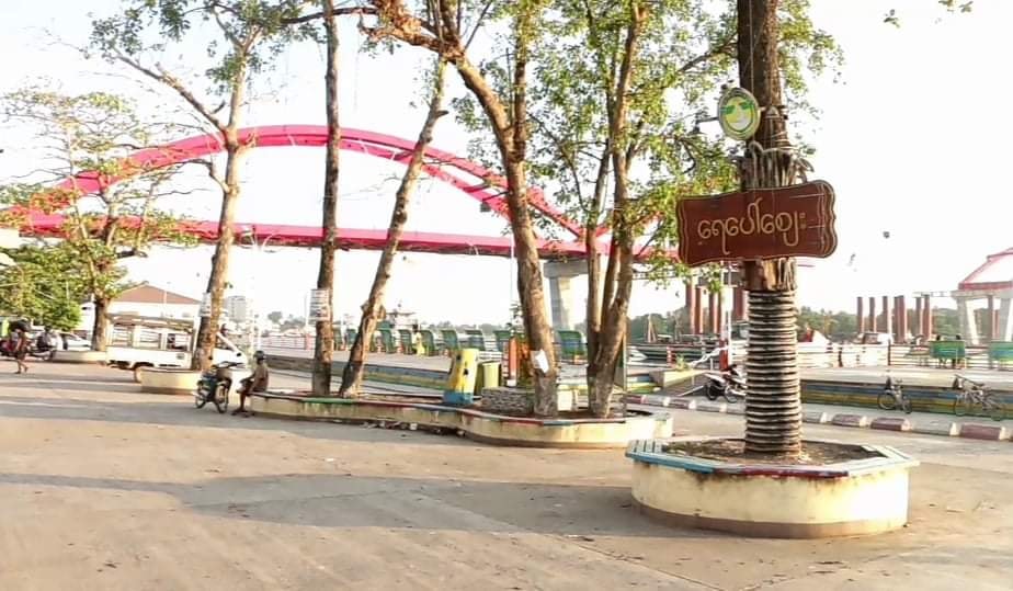 ပုသိမ်ရေပေါ်စျေး ပြန်ဖွင့်ခွင့်ပေးရန် စျေးသူစျေးသားများ တောင်းဆို