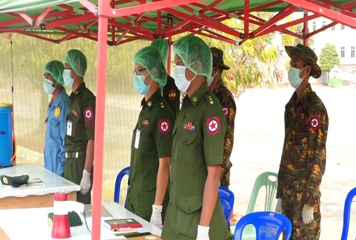 COVID-19 ပိုးတွေ့ စစ်သည်နှင့်ဆက်စပ်သည့် တပ်မတော်သား ၃၀၀ ကျော် ရောဂါကူးစက်မှုမရှိ