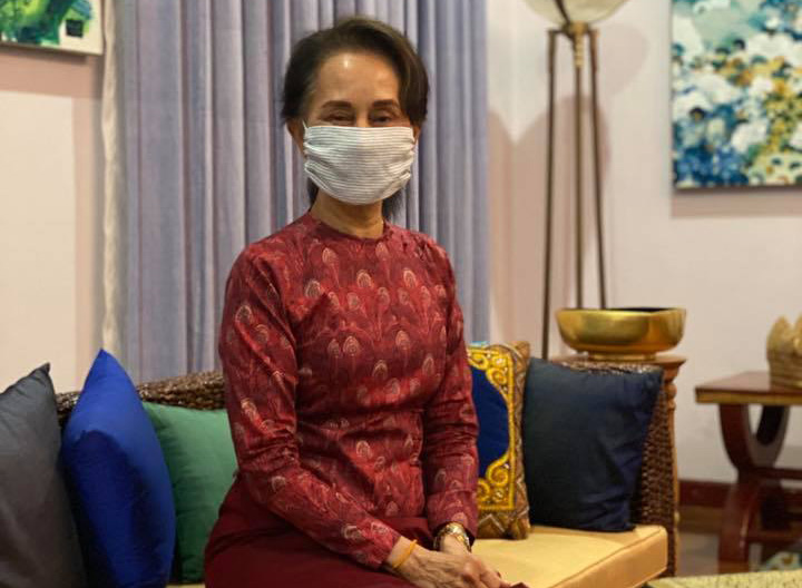 နှာခေါင်းစည်း Mask ချုပ်ပြိုင်ပွဲဝင်ကြရန် နိုင်ငံတော်အတိုင်ပင်ခံပုဂ္ဂိုလ် ဖိတ်ခေါ် 