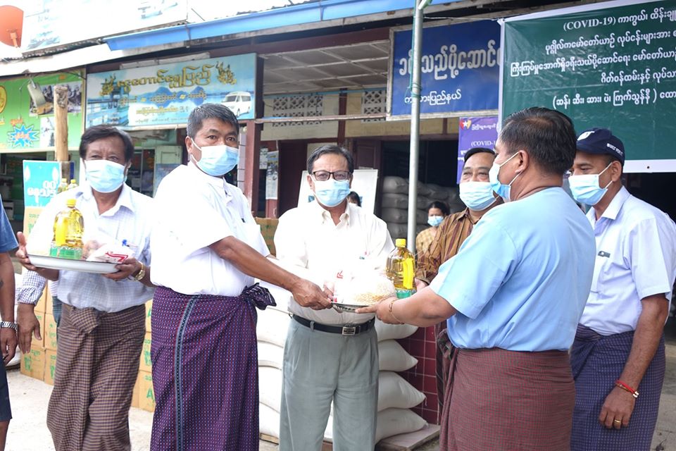 ကယားပြည်နယ်က ယာဉ်လိုင်းလုပ်သားများကို စားနပ်ရိက္ခာထောက်ပံ့