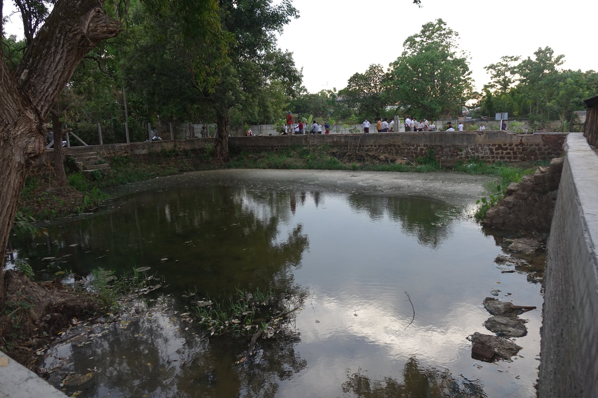 လွိုင်ကော်မြို့လယ်က သဘာဝရေထွက်ပေါက်ကို ပြန်လည်ပြုပြင်ထိန်းသိမ်း