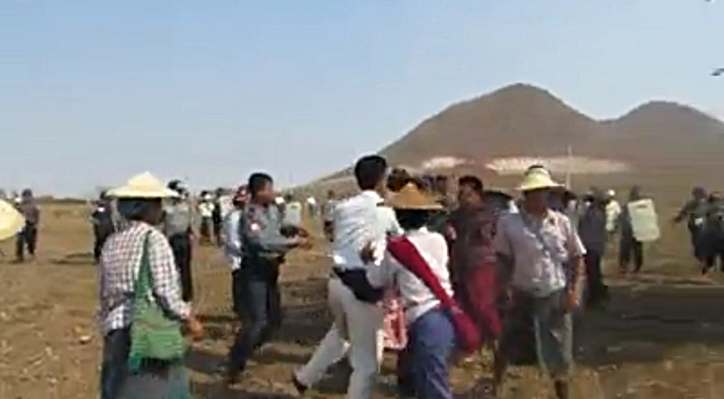 လက္ပန္းေတာင္းေၾကးနီစီမံကိန္းတြင္ ရဲနွင့္လယ္သမား ပဋိပကၡျဖစ္ပြား