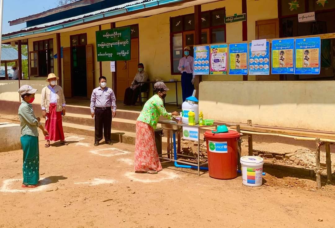 COVID-19 ကာကွယ်ရန် မကွေးတိုင်း ကျေးရွာများတွင် လက်ဆေးဘေစင်များ ပြုလုပ်ပေး