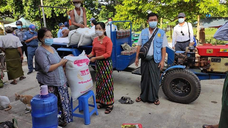 အိမ်မဲရှိ Quarantine စင်တာ ၆ ခုအတွက် လွှတ်တော်ကိုယ်စားလှယ် အလှူခံထွက်နေ