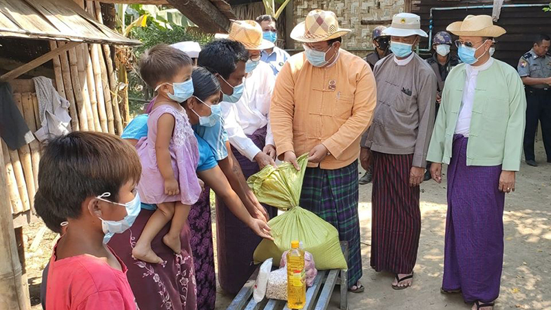 အခြေခံလူတန်းစားပြည်သူများအတွက် အစိုးရက ငွေကြေး ကူညီထောက်ပံ့မည် 