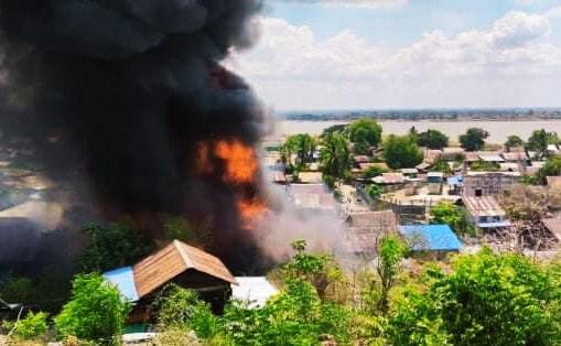 သရက်ခရိုင်၊ ကံမမြို့တွင် နေအိမ် ၆ လုံး မီးလောင်