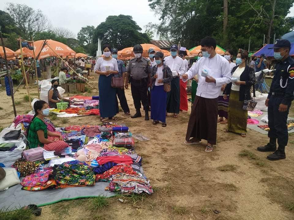 အင်္ဂပူမြို့နယ်တွင် Mask တပ်ဆင်ရန် လူထု အသိပညာပေး