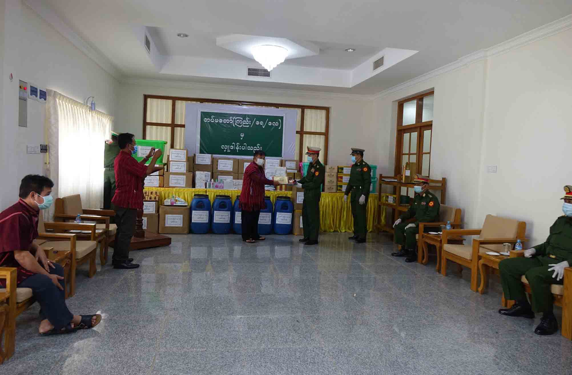 ကေအန်ပီပီကို တပ်မတော်က COVID-19 ရောဂါကာကွယ်ရေး ပစ္စည်းများ လှူဒါန်း