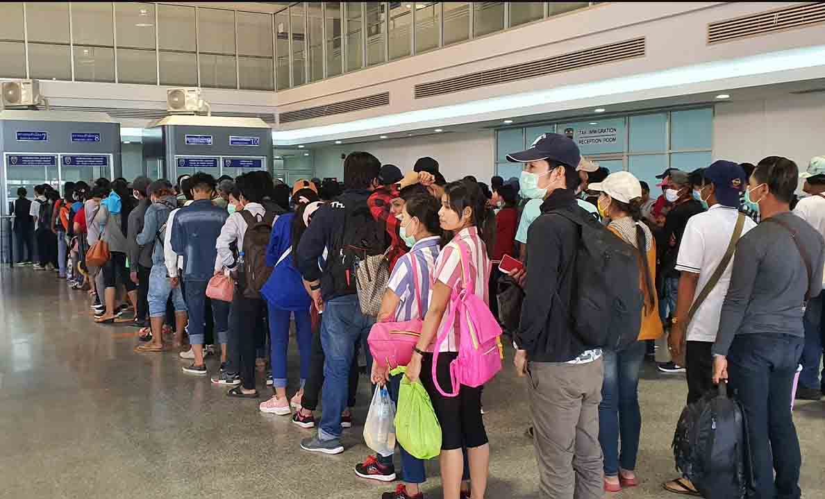 ထိုင်းရောက်မြန်မာလုပ်သား ၃၀၀၀၀ ကျော်နေရပ်ပြန်ရန် စာရင်းပေး၊ ပထမအသုတ် ၂၀၀ ကျော် ပြန်လာ