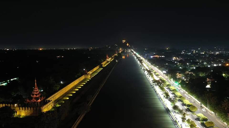 မန်းရွှေမြို့တော်၌ တစ်နှစ်အတွင်း လမ်းမီးတိုင် ၁၀,၀၀၀ ကျော် စံချိန်တင်စိုက်ထူ (ဓာတ်ပုံ) 