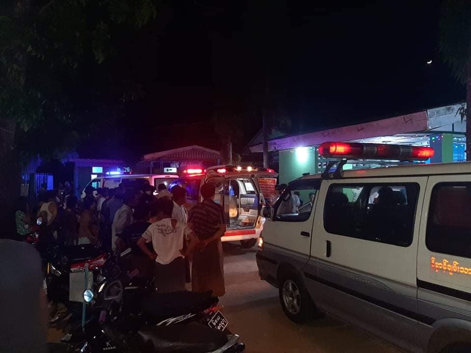 တိုက်ကြီးမြို့နယ်တွင် ဟိုင်းလတ်ခရီးသည်ယာဉ်နှင့် ကုန်တင်ကားတိုက်မိပြီး ၂ ဦးသေဆုံး၊ ၁၀ ဦး ဒဏ်ရာရ