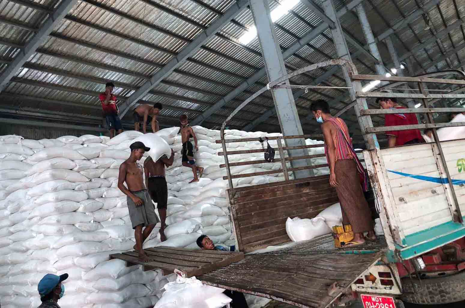 ပြည်ပကို ဆန်နှင့် ဆန်ကွဲ တန်ချိန်  ၁၈ သိန်းကျော်တင်ပို့မှုက ဒေါ်လာသန်း ၅၀၀ ကျော်ရရှိ