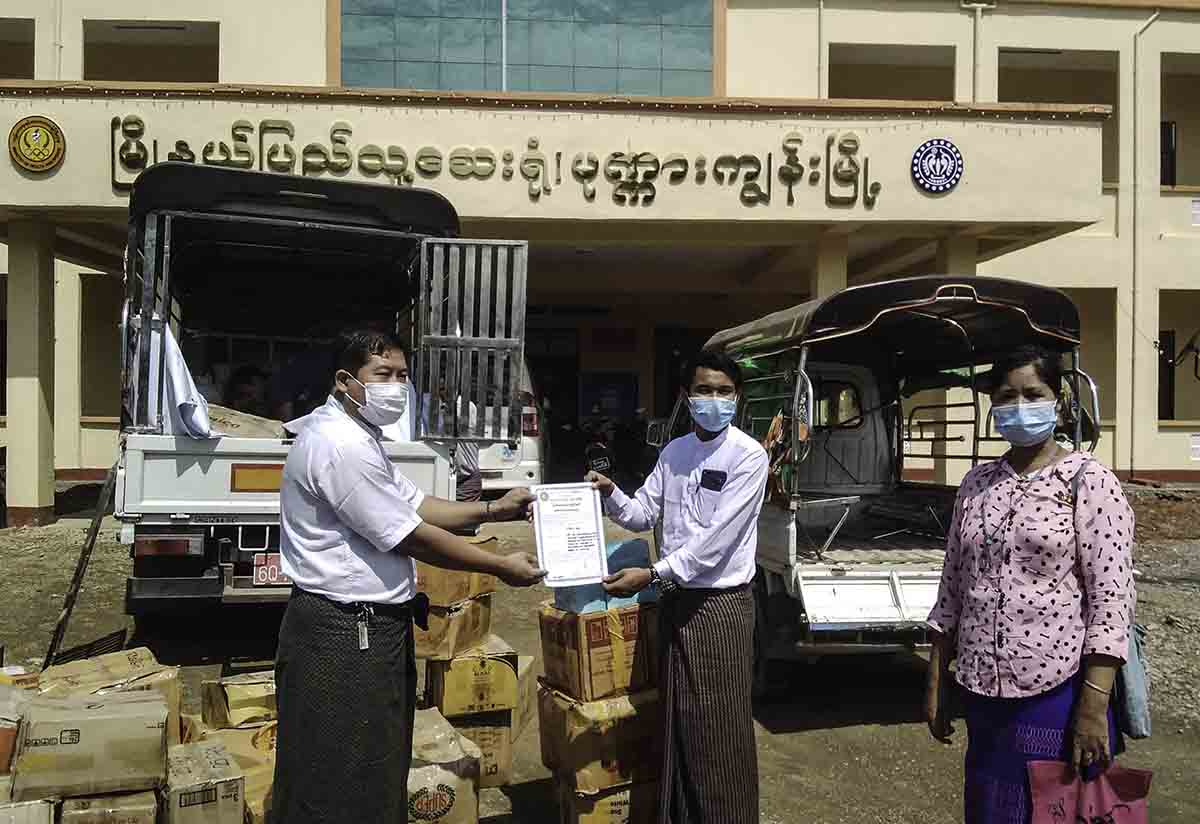 ပုဏ္ဏားကျွန်း Quarantine Center နှင့် ပြည်သူ့ဆေးရုံတို့ကို ကာကွယ်ရေးပစ္စည်းများ လှူဒါန်း (ဓာတ်ပုံ)