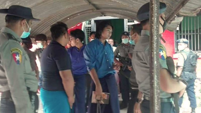 ပုဒ်မ ၅၀၅ (က) ဖြင့်တရားစွဲထားသည့် ဒေါင်းတို့မျိုးဆက် သံချပ်အဖွဲ့ကို မအူပင်တွင် ပထမအကြိမ် ရုံးထုတ်