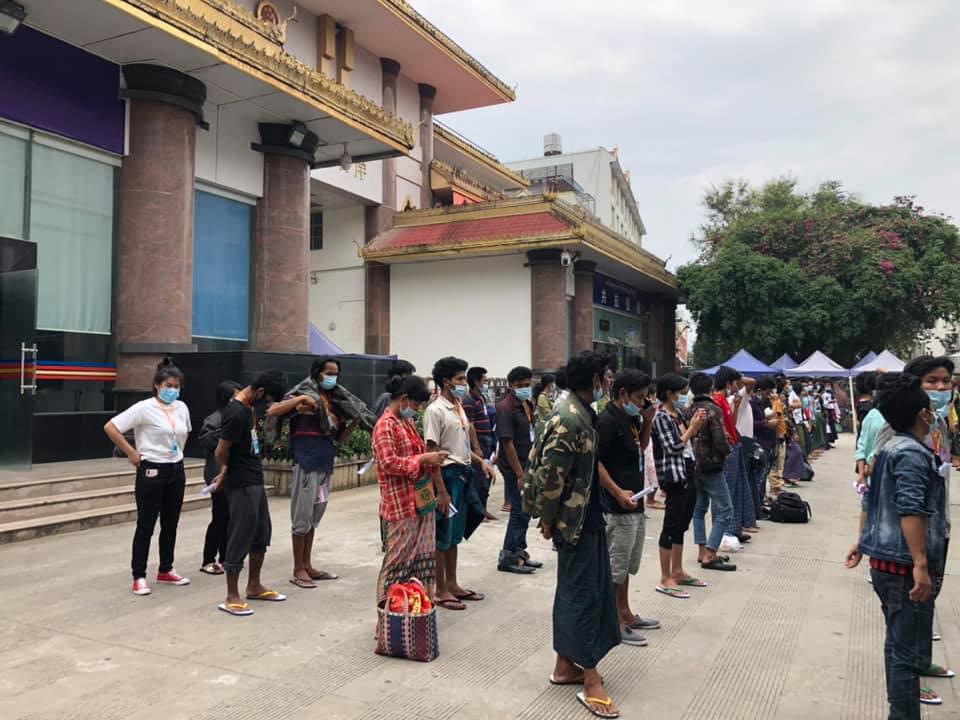 တရုတ်နိုင်ငံ အကျဉ်းထောင်မှ ပြန်လွတ်လာသည့်  မြန်မာနိုင်ငံသား ၁၀၀ မူဆယ်သို့ ထပ်မံရောက်ရှိ 