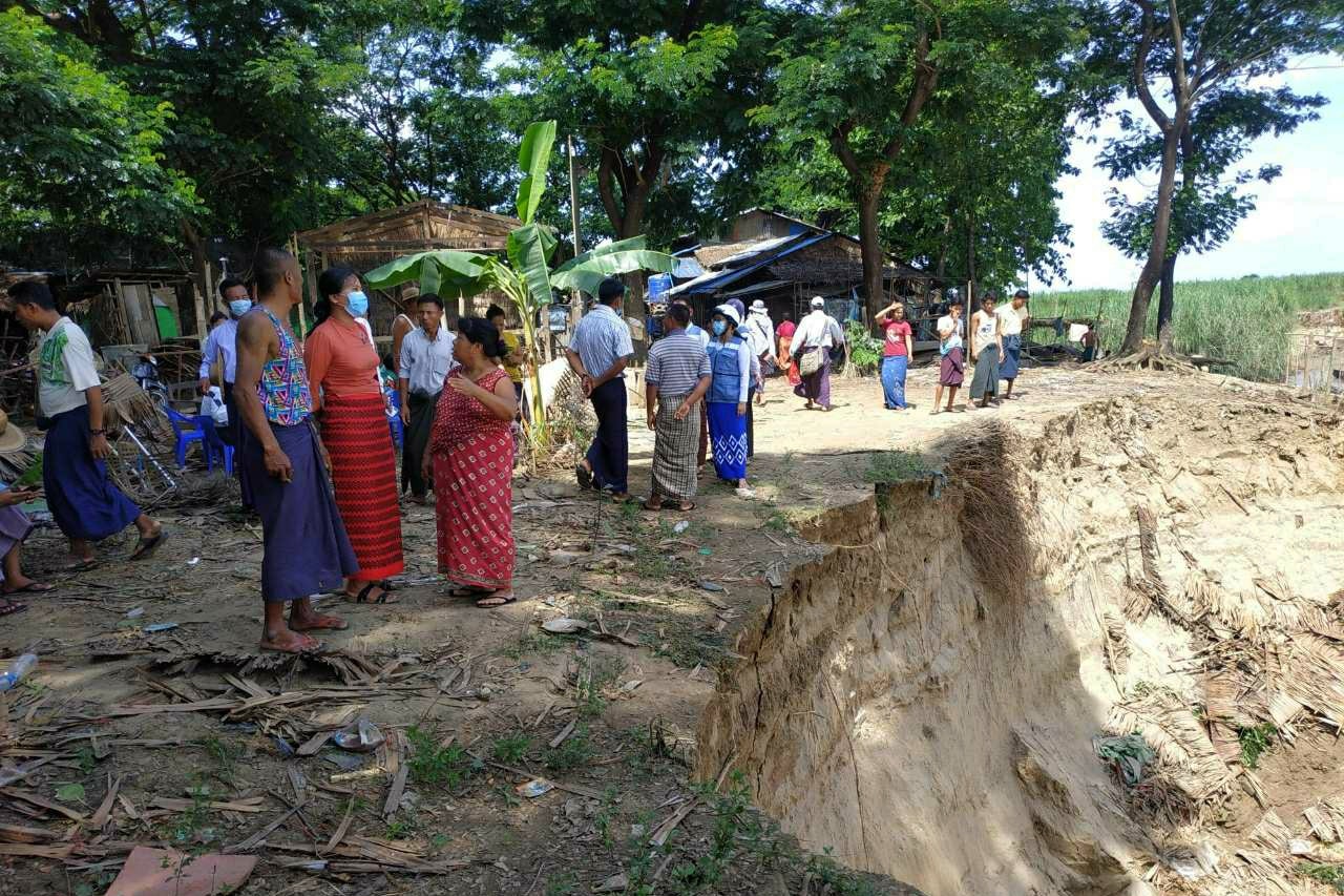 ညောင်တုန်းတွင် မြစ်ကမ်းပါပြိုကျသဖြင့် နေအိမ် ၃ လုံး အရေးပေါ်ရွှေ့ပြောင်း