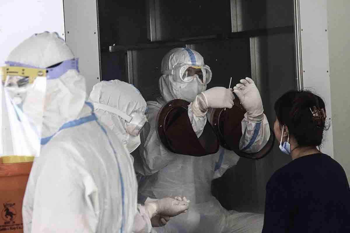 လှိုင်မြို့နယ်  Facilities Quarantine Center တွင် ကိုဗစ်-၁၉ ဆေးစစ်ရန် ဓာတ်ခွဲနမူနာရယူ