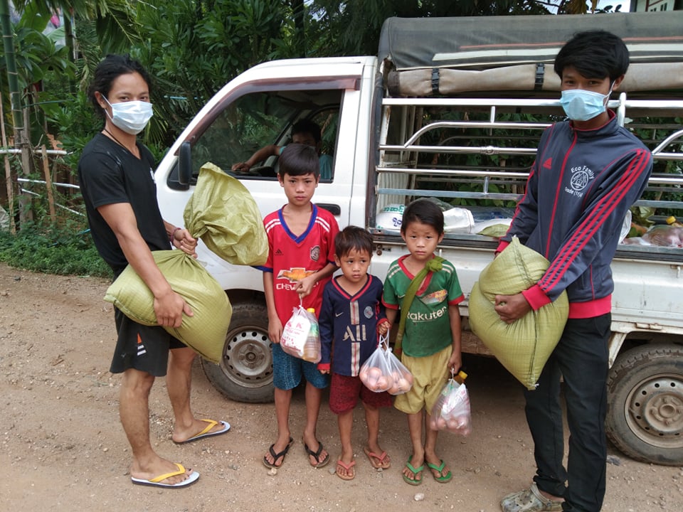 ဖားဆောင်းမြို့နယ်၊ လိုခါးလိုကျေးရွာနေ ဆင်းရဲနွမ်းပါး အိမ်ထောင်စု ၁၀၀ အတွက် စားနပ်ရိက္ခာ ထောက်ပံ့