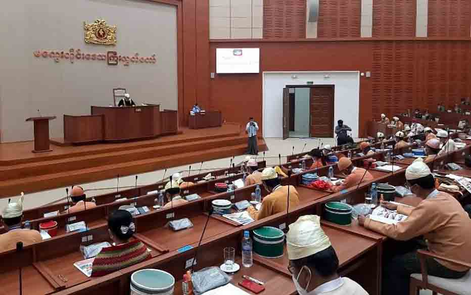 မကွေးတိုင်းက ကျောင်းများတွင် လျှပ်စစ်မီးမရှိ၊ ဆရာ မရှိဘဲ ကွန်ပြူတာချပေးထားသည့်စာရင်း လွှတ်တော်တောင်းခံ 
