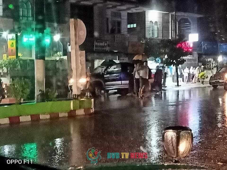 မြဝတီမြို့ အချက်အချာကျသည့်နေရာတွင် ဗုံးပေါက်ကွဲပြီး ရဟန်း ၁ ပါး ဒဏ်ရာရ