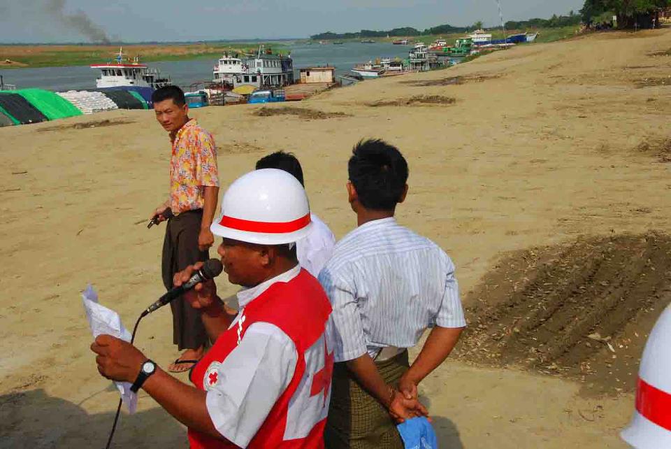 မဟာစင္မုန္တုိင္းအတြက္ ဧရာ၀တီတုိင္းတြင္ ျပင္ဆင္