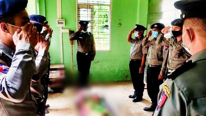 ကုန်ကားနှင့် ဆိုင်ကယ်တိုက်မှုကြောင့် ရဲဒုတပ်ကြပ်၊ ကိုယ်ဝန်ဆောင်ဇနီးနှင့်သားဖြစ်သူတို့ သေဆုံး