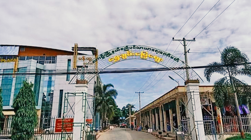 လားရှိုးမြို့ရှိ မန်ဆူဈေးကို ရွှေချမ်းမြေ့ဈေးအဖြစ် အမည်ပြောင်းလဲမှု ဒေသခံများ သဘောမတူ 
