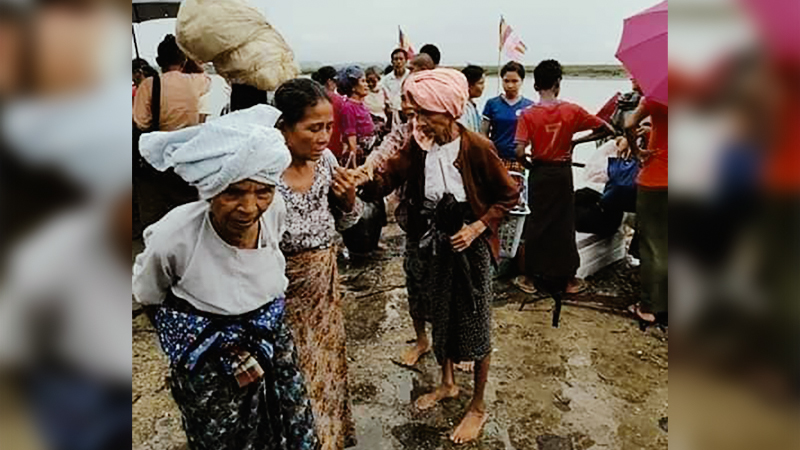 နယ်မြေရှင်းလင်းရေး သတိပေးစာကြောင့် ကျောက်တန်းတိုက်နယ်မှ လူဦးရေ ထောင်ချီထွက်ပြေး
