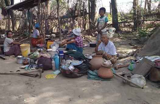 ရေနံချောင်းမြို့နယ်တွင် မြစ်ကမ်းပြိုကျပြီး အိမ်ခြေ ၁၈ လုံး ပြောင်းရွေ့ရ
