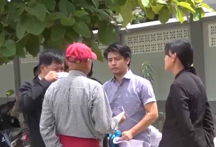 ကိုဗစ်လူနာသေဆုံးမှုကိစ္စ ထောက်ပြဝေဖန်ရေးသားခဲ့သည့် Eleven သတင်းထောက် တရားစွဲခံရ