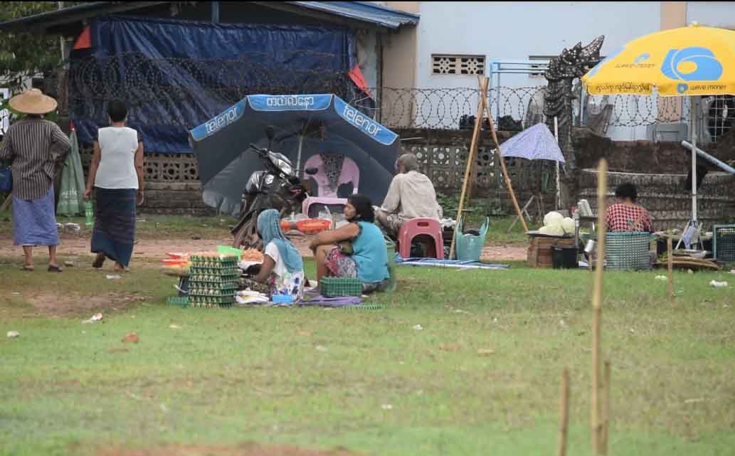 ဧရာဝတီတိုင်းအတွင်း ပျံကျစျေး ၅၅ စျေးကို မူလနေရာတွင် ပြန်ရောင်းချခွင့်ပြု