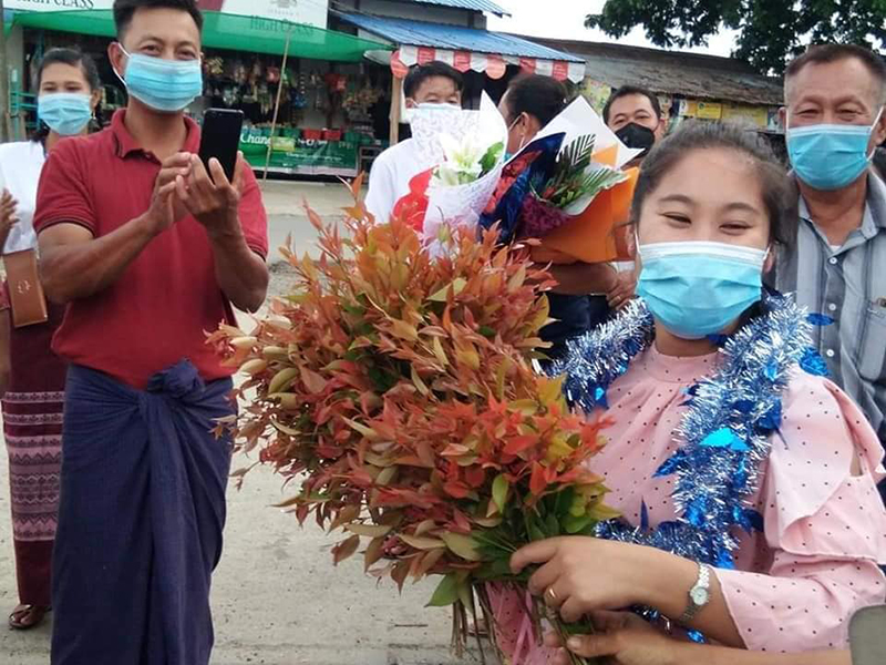 ကိုဗစ်လူနာအမှတ်၂၄၉ ပိုးကင်းစင်သဖြင့် မိုးမောက်ဆေးရုံမှ နေအိမ်ပြန် (ဓာတ်ပုံ)