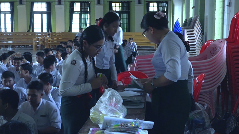 ကိုဗစ်-၁၉ကာကွယ်ရေးလုပ်ထားသဖြင့် မစိုးရိမ်ဘဲ ကျောင်းအပ်ပေးရန် မွန်ပညာရေးမှူး တိုက်တွန်း
