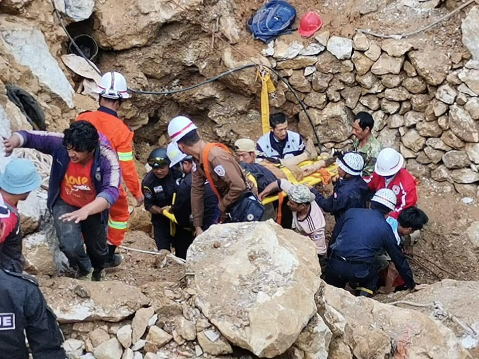 မိုးကုတ်ကျောက်မျက်လုပ်ကွက် တွင်းဟောင်းထဲ ပြုတ်ကျပြီး လူ ၁ ဦး သေဆုံး၊ ၁ ဦး ဒဏ်ရာရ