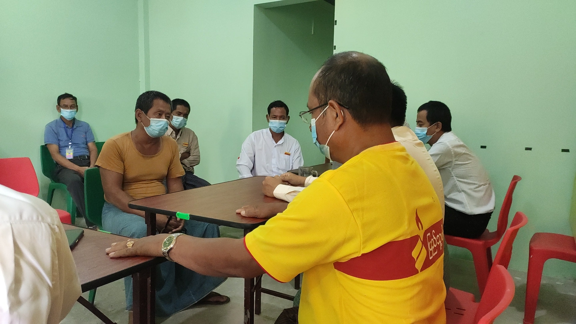 ပြည်သူ့ပါတီဥက္ကဋ္ဌ ဦးကိုကိုကြီးအား လူလိမ်ဟု ဖေ့စ်ဘွတ်ခ်တွင်ရေးသားခဲ့သူ ပြန်တောင်းပန်